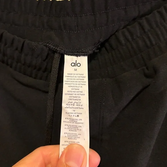 ALO Yoga Men’s “Conquer Max” Performance Jogger 31”  Inseam (M) - Picture 9 of 10